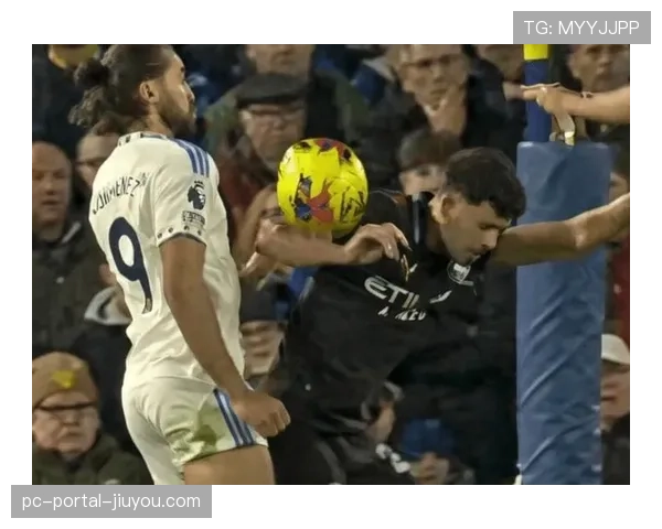 欧足联宣布:2026-27赛季起,欧冠将试行“裁判麦克风”现场解释判罚规则 欧足联宣布:2026-27赛季起,欧冠将试行“裁判麦克风”现场解释判罚规则